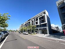 做厝事的文森．安南區．專，輕井澤臨路型雙車店面