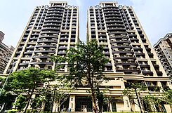 ⭐️專任★築城麗富知名建案高樓大三房+坡平車位