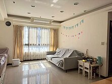 ⭐中正月灣次頂樓三房車⭐