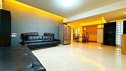 尊龍大地7F河景4改3房車