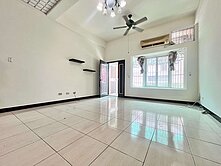 專任🔥北屯⭐️近漢神百貨｜臨路前院車庫停車美透天