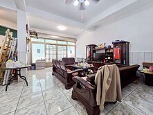 AA青年國中/8米VS8米街/三角窗透天店住