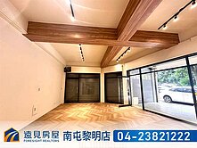 潭子角間全新整理店面門前停車｜遠見房屋