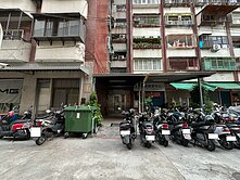 近高雄車站商四基地明亮大客廳兩房兩衛兩陽台