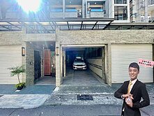 近巨蛋左營國中｜稀有臨路透天車墅｜雙整層主臥屋況佳