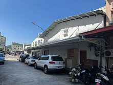 駁二邊間七賢三路黃金店面商三土地