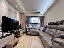 稀有耘萃面公園優質三房車(有充電樁)