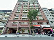 陽明商圈陽台進出 大坪數四房平車