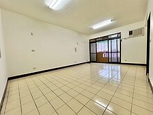 《新店捷運約5分鐘》三面採光 雙衛浴有窗 公寓2樓