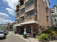 潭子｜跟星巴克當鄰居｜勝利商圈優質透天