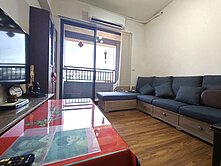 家樂福 行政中心站2房