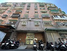 三峽 熱鬧地段【公園家】2+1房車