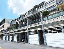  獨家❤️中興商圈❤️臨路13年輕齡高質感車庫別墅