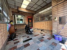 小港大坪頂超優透天車庫住家-27地坪