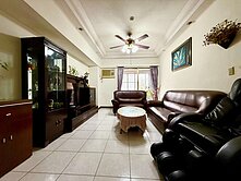 楠梓德賢商圈~亮大3房附車位(可停休旅車)