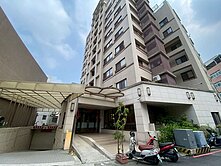 獨家 貞藏｜兩房附車位  鄰近文心秀泰中山醫好市多