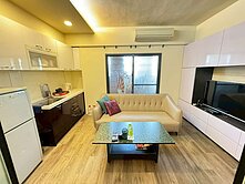 🏡巨城商圈/溫馨電梯華廈/生活機能佳/邊間🏡