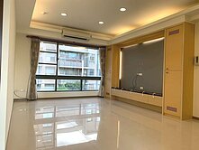 文化北路一段🌟4+1房車🌟採光佳🌟衛浴開窗