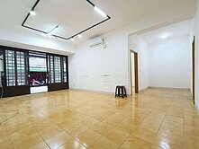 海山方正方便停車1樓