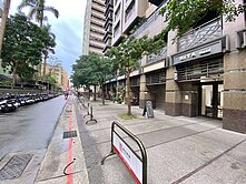 南京三民捷運小金店 ➡️ 房地產買賣找Q桑