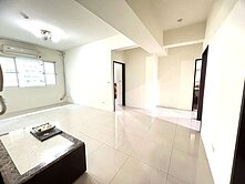 麥當勞在我家對面的普羅旺斯三房平車