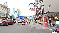 正光華夜市最黃金區段賺錢金店