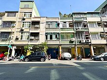 高醫後驛站🔥臨路面寬騎樓透天🔥店／住採光佳