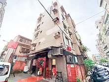 🏆儀居團隊🏆J6東區｜三角窗店面｜小巨蛋