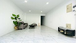 正五期｜公益商圈捷運｜現代風五房孝親透天｜門前停車