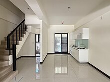 藍小櫻~專任獨家新社原朗朗全新完工車位別墅