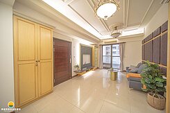 巨蛋商圈|夏都|前後陽台|三面採光|三房+車位 