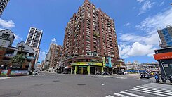 ｛余育賢｝左營三鐵〃蘋果森林〃超大露台正三房❤獨家