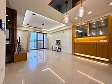 ｛余育賢｝慶旺聚馥│三多商圈景觀３+１房連號雙平車