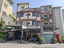 仁武區近仁雄商圈臨10米路待整修透天