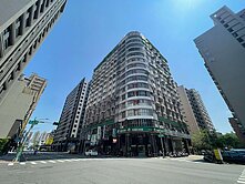 R15生態捷運站旁 景觀高樓層大四房車位