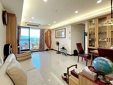 洽專員最便宜！單坪僅２７萬無限河畔視野美四房雙平車