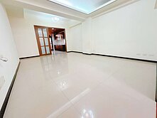 長榮商圈龍躍蘆洲可隔四房車