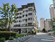 巨蛋商圈.瑞豐夜市.收租邊間華廈二套房.穩定收租