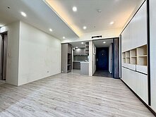 東區高指名熱門社區!近期最俗價格~綠景四房附雙平車