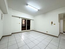 捷運前鎮高中站 低總價 邊間 大三房