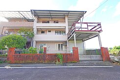 蔡佳宸★近梅花湖邊間大露台62坪大地坪雙車位別墅