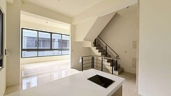 🌟大里全新完工｜邊間電梯雙三車別墅🌟