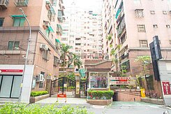 大同國小中庭管理美大樓