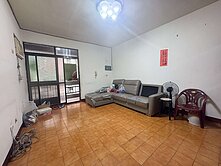 建工.育英護校商圈陽台進出公寓三樓