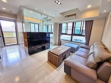 楠梓輕屋齡時尚明亮採光三房+車位