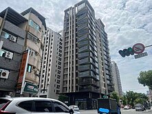 興連城win 明星校區兩房平車