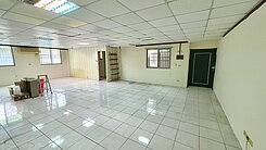 專任‼️近水湳文華捷運20坪無隔間大空間‼️