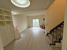 陽光山林重疊別墅3+1房3衛浴【一樓庭院好停車】