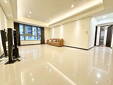 新光三越旁蛋殼區價格直接住七期!單坪只要30萬