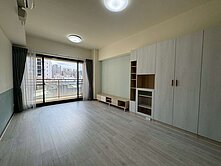 我是承辦！中國醫三月花見精裝潢兩房平車！降價可談！